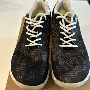 Strike Mvmnt Haze EZ training shoes 10.5